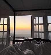 4000Dao-A Hilltop Hideaway Experience