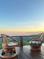 4000Dao-A Hilltop Hideaway Experience