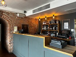 White Star Line Hotel