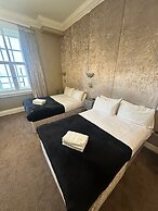 White Star Line Hotel