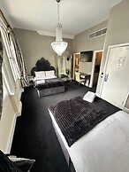 White Star Line Hotel