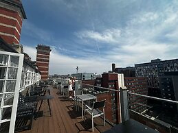 White Star Line Hotel