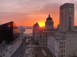 White Star Line Hotel