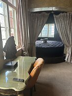 White Star Line Hotel