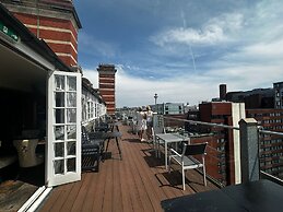 White Star Line Hotel