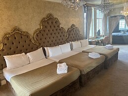 White Star Line Hotel