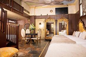 White Star Line Hotel