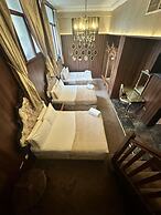 White Star Line Hotel
