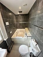 White Star Line Hotel