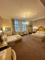 White Star Line Hotel