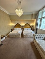 White Star Line Hotel
