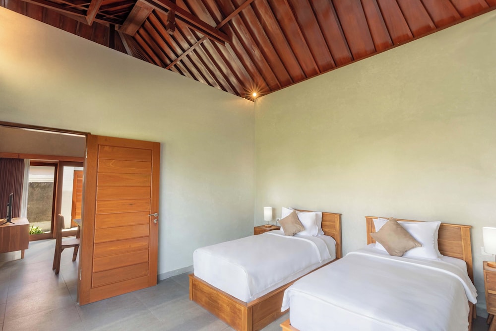 Tumbu Retreat