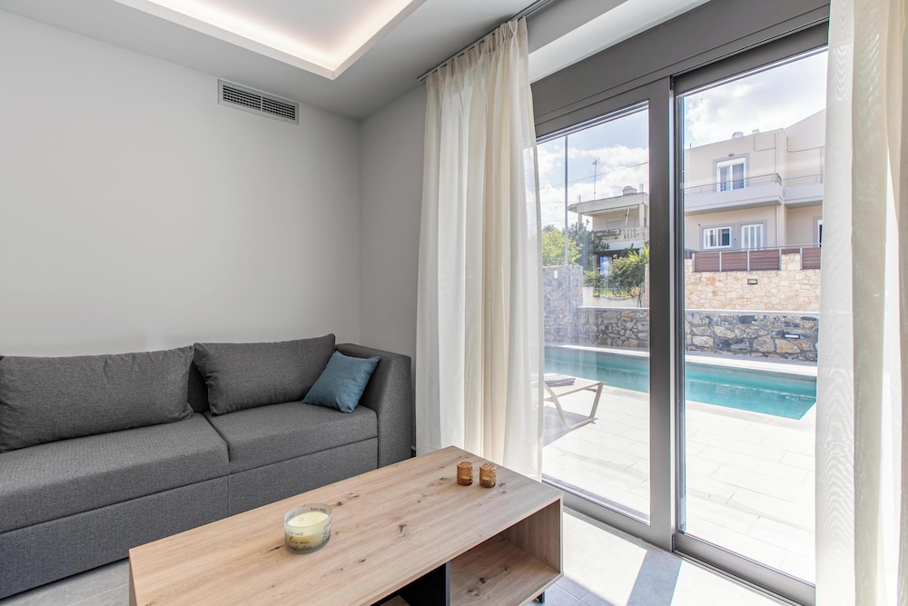 Neaira Apartments