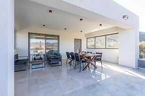 Neaira Apartments