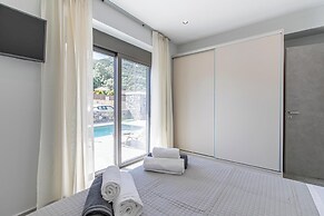 Neaira Apartments