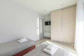 Neaira Apartments
