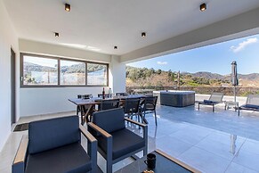 Neaira Apartments