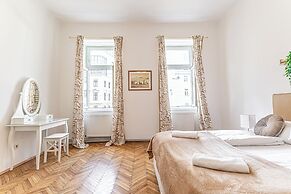 Cozy Longstay Room in a Central Location
