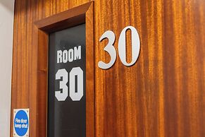 Hullywood Rooms