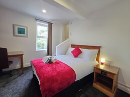 Hullywood Rooms