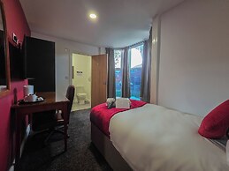 Hullywood Rooms