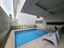 Koregon Hotel & Pool Villas