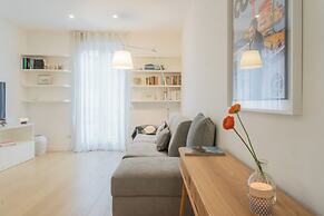 Central & White Apartment by Rent all Como