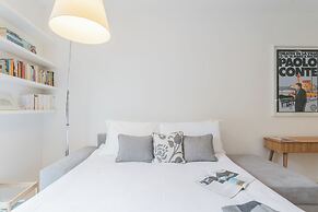 Central & White Apartment by Rent all Como
