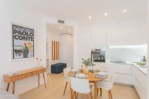 Central & White Apartment by Rent all Como