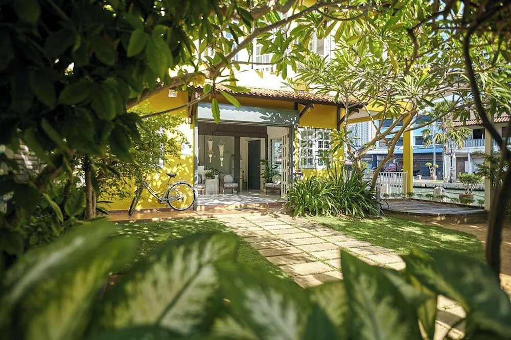 Sleepy Nomad Hostel