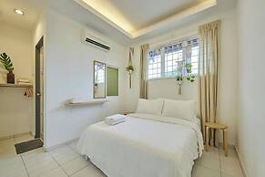 Sleepy Nomad Hostel