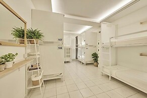 Sleepy Nomad Hostel