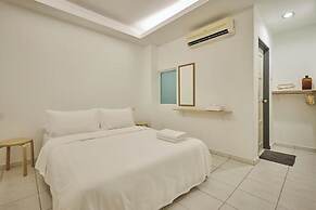 Sleepy Nomad Hostel