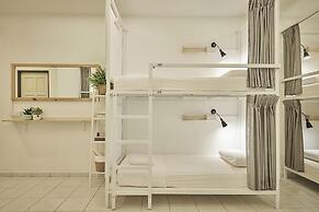 Sleepy Nomad Hostel
