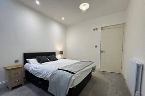 Academy Apartment by Elegance Stays