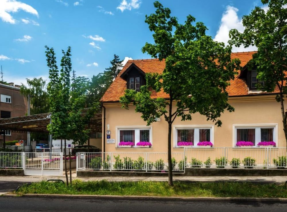 Rooms Lidija 17