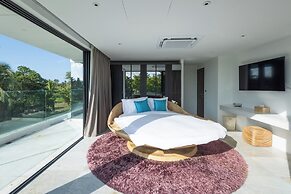 The Lush Apartments & Suites