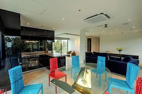 The Lush Apartments & Suites