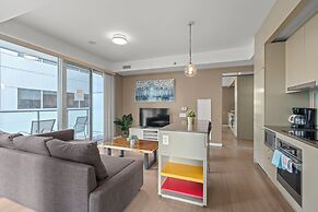 Entertainment District Suites -DT TO