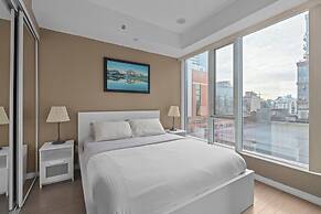 Entertainment District Suites -DT TO