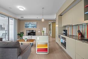 Entertainment District Suites -DT TO