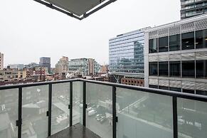 Entertainment District Suites -DT TO