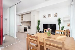 Entertainment District Suites -DT TO