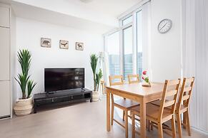 Entertainment District Suites -DT TO