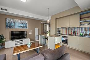 Entertainment District Suites -DT TO