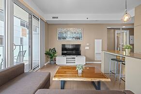 Entertainment District Suites -DT TO