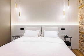 STF Luxury Suites