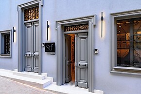 STF Luxury Suites