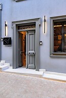 STF Luxury Suites