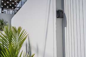 Dreamland Villa 1 Pool & Walk to Beach
